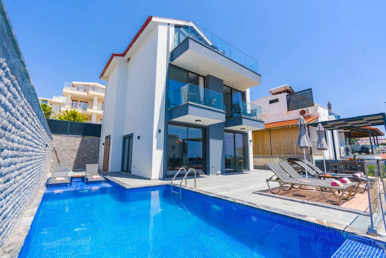 Kaş Kalkan'da Merkezi Konumda, Özel Havuzlu, Jakuzili Villa görsel 1