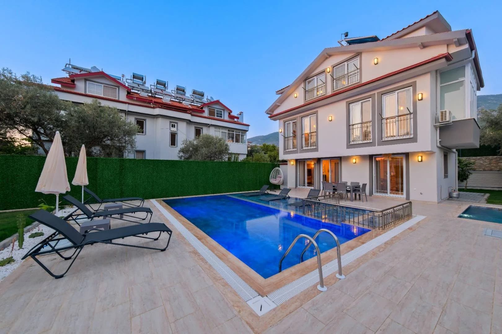 Fethiye Ölüdeniz'de Doğa Manzaralı, Özel Havuzlu, Jakuzili Villa görsel 3
