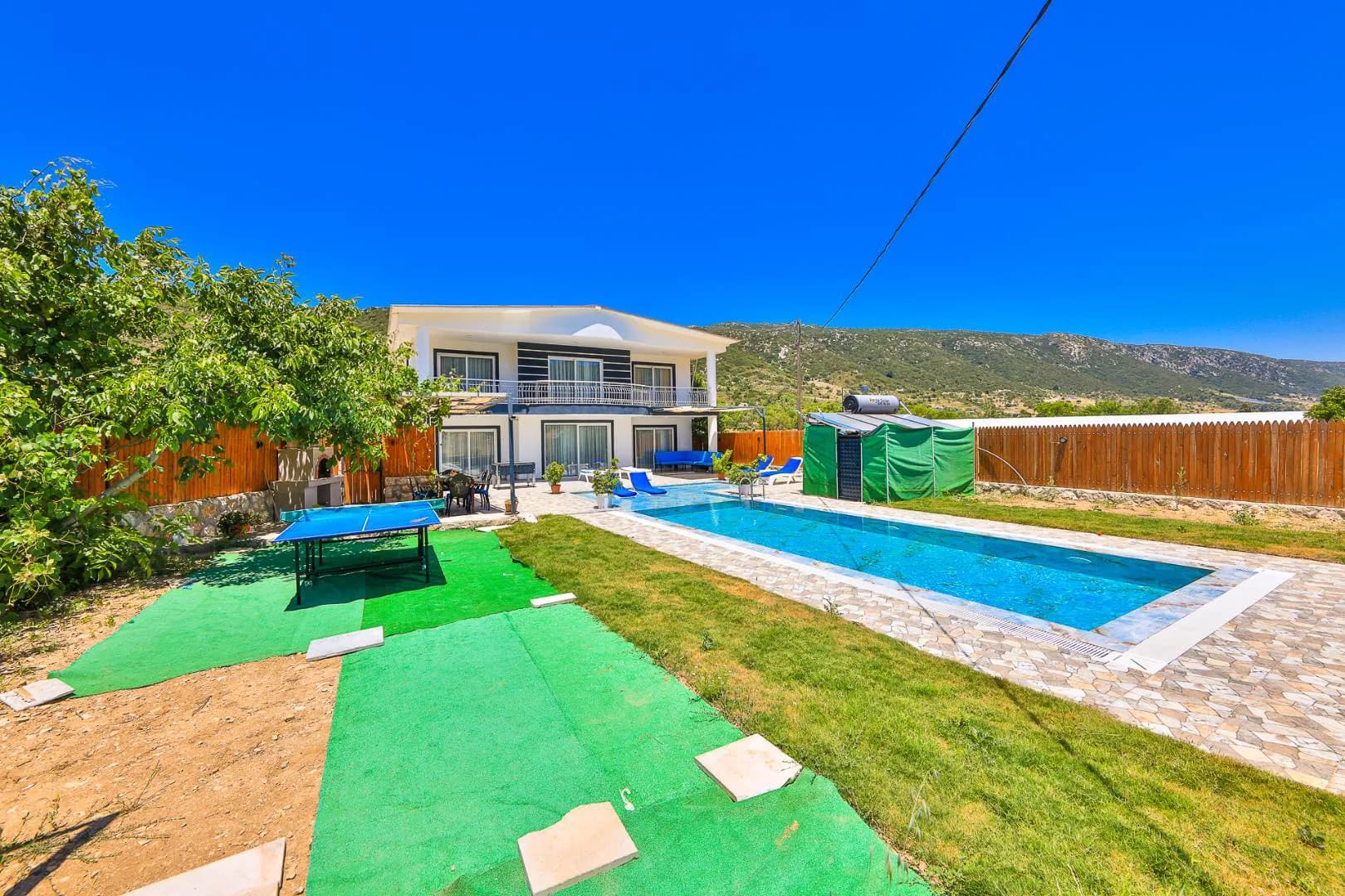 Kaş Sarıbelen'de Ferah Bahçe İçerisinde, Özel Havuzlu, Modern Villa görsel 1
