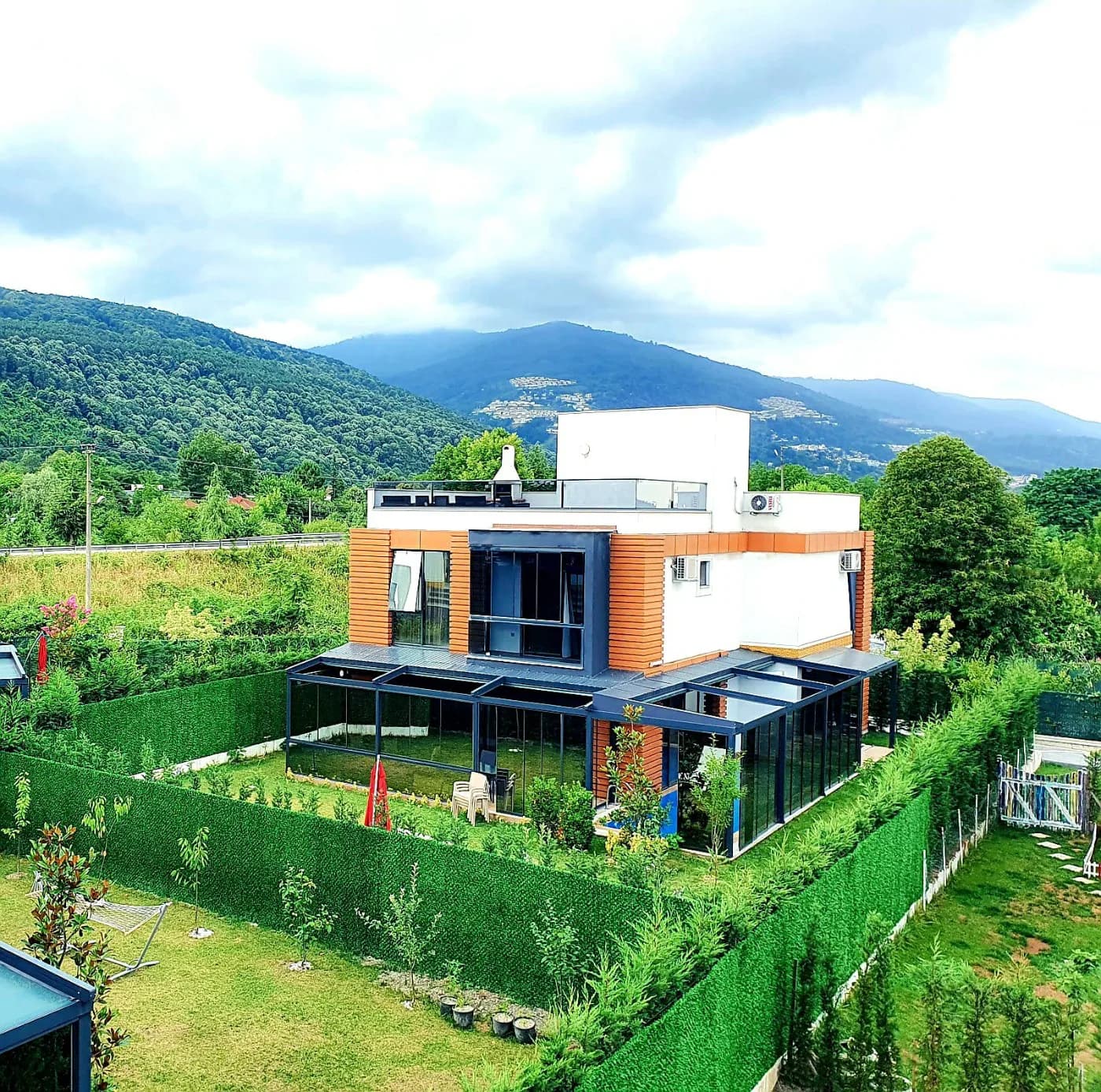 Sapanca Rüstempaşa'da Muhteşem Doğada, Isıtmalı Havuzlu, Lüks Villa görsel 1