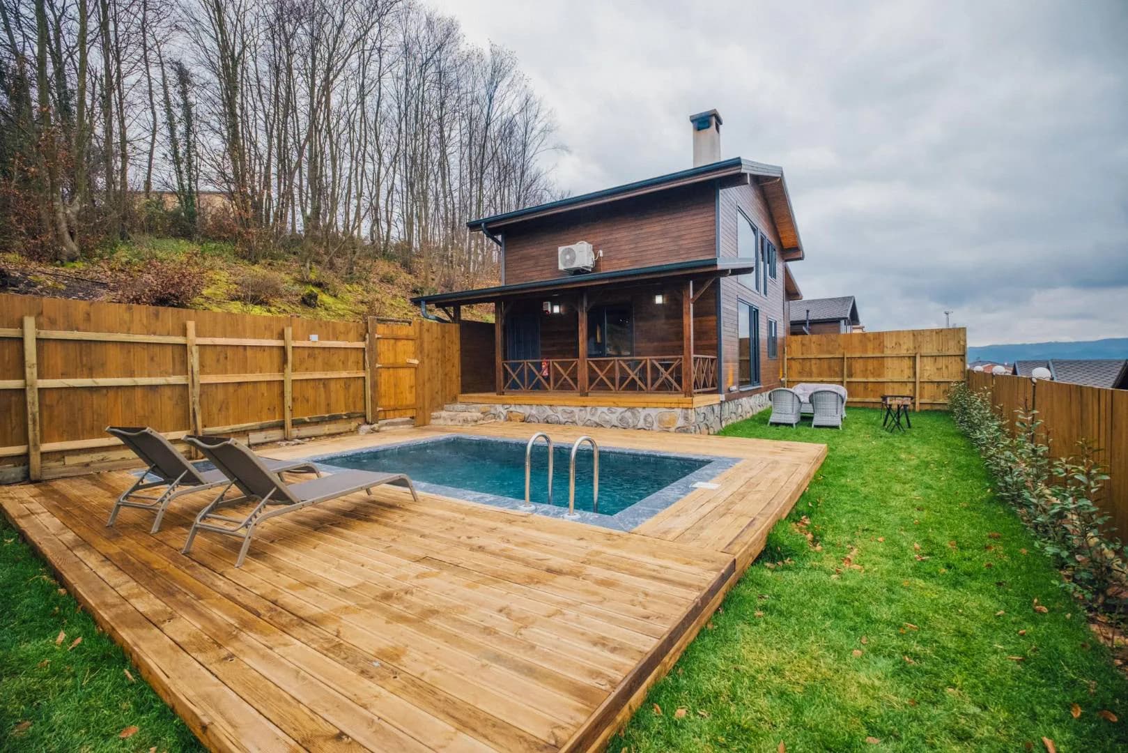 Sapanca Uzunkum'da Doğa İçerisinde, Isıtmalı Havuzlu, Ferah Bungalov görsel 1