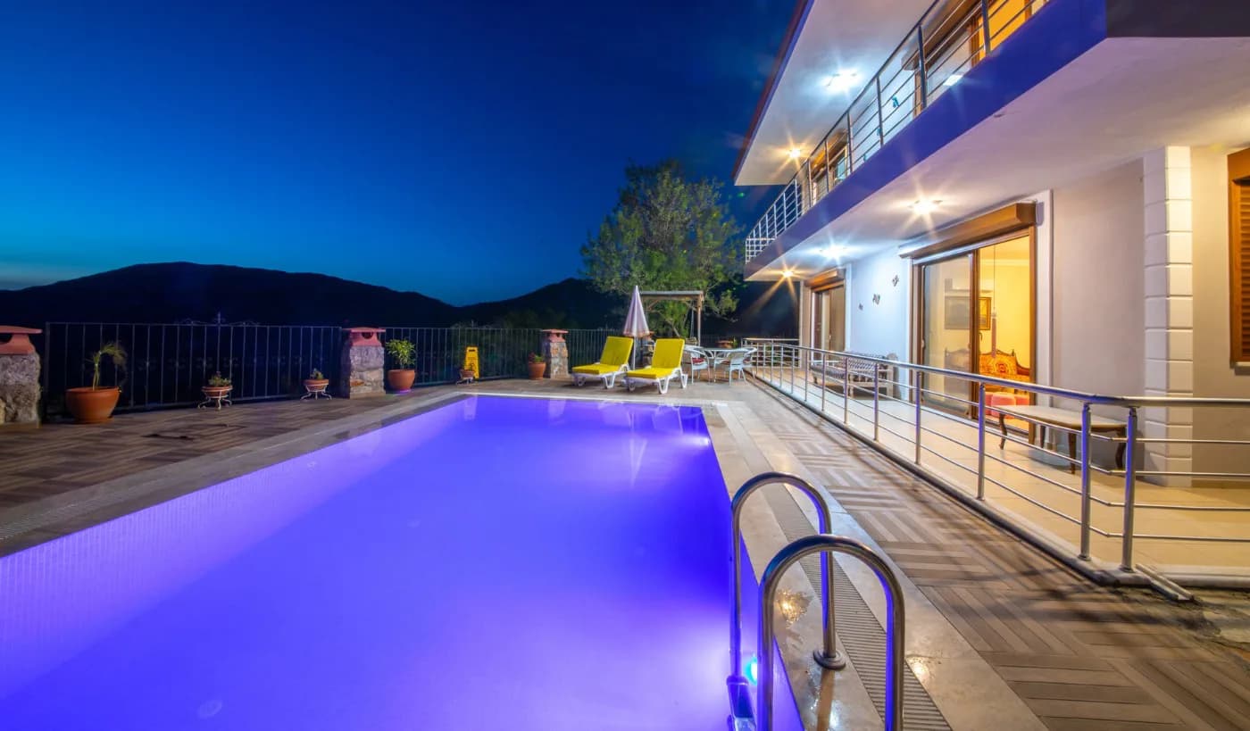 Marmaris Söğüt'te Deniz ve Doğa Manzaralı, Özel Havuzlu, Lüks Villa görsel 2