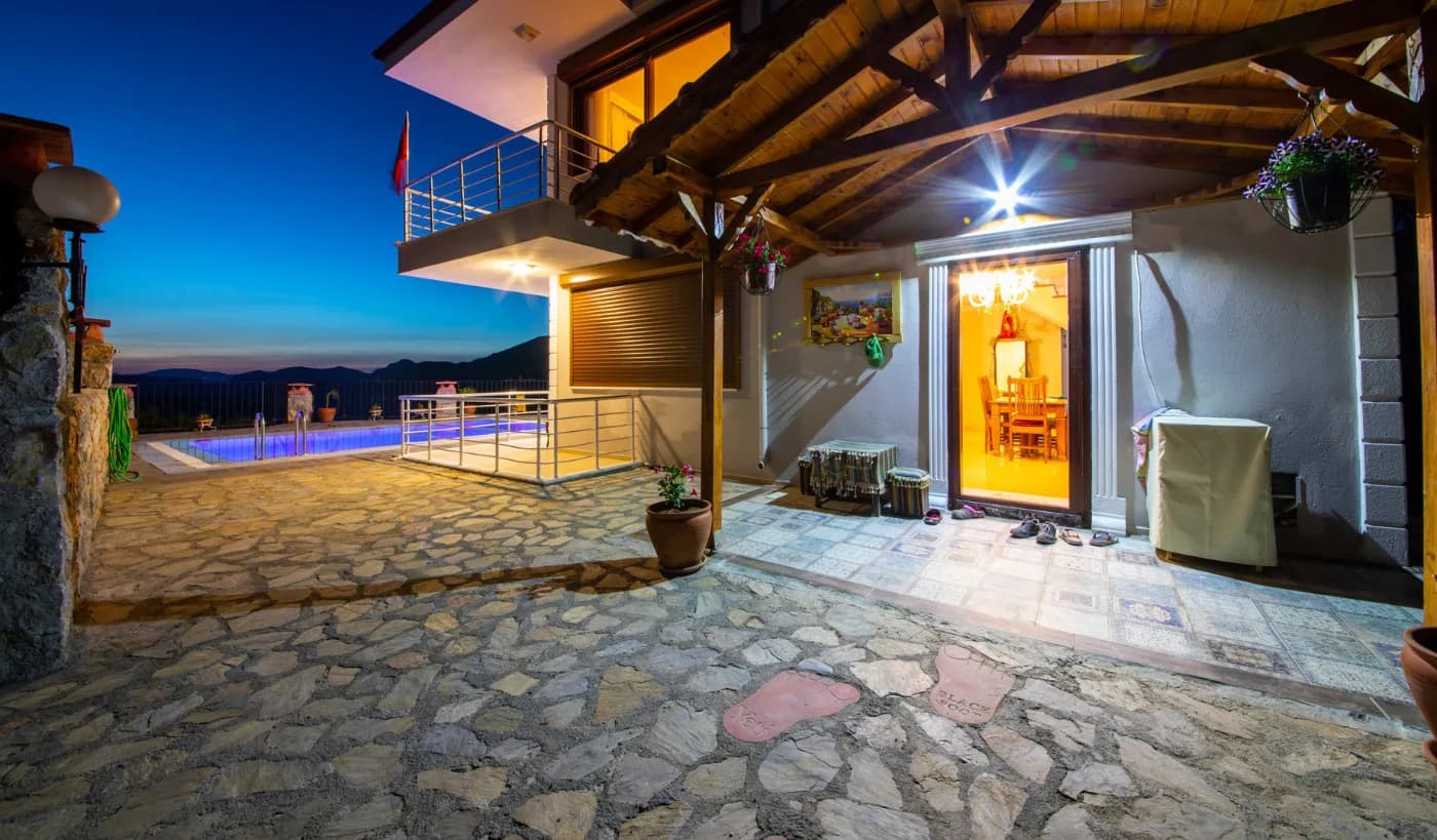 Marmaris Söğüt'te Deniz ve Doğa Manzaralı, Özel Havuzlu, Lüks Villa görsel 3