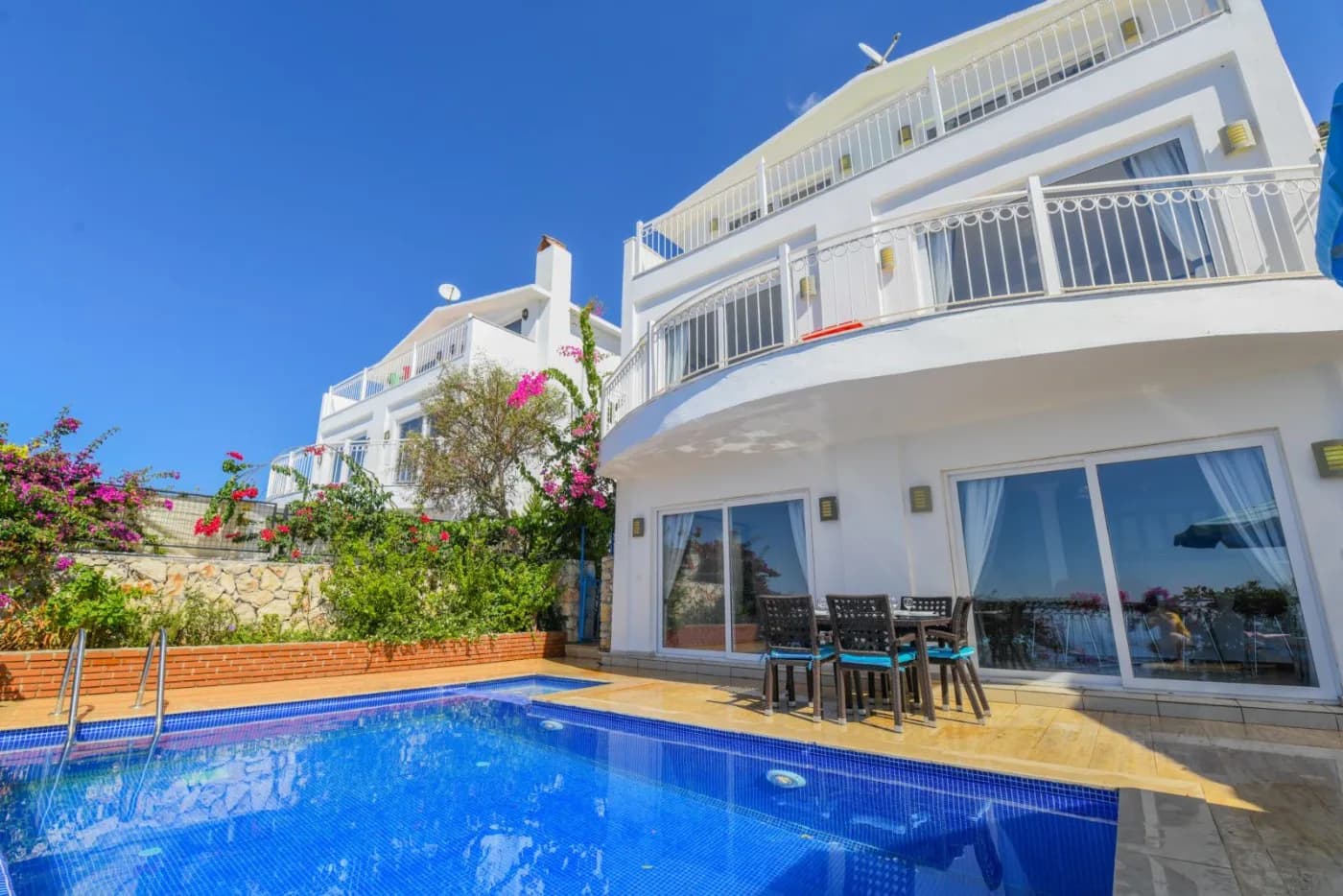 Kalkan Bezirgan'da Doğa Manzaralı, Sonsuzluk Havuzlu, 6 Kişilik Villa görsel 2