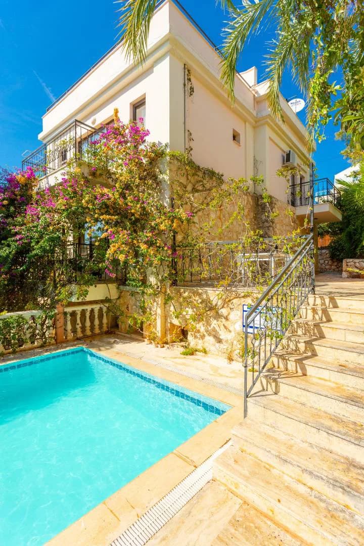 Kaş Kalkan'da Merkeze Yakın, Özel Havuzlu, 3+1, Konforlu Kiralık Villa görsel 2