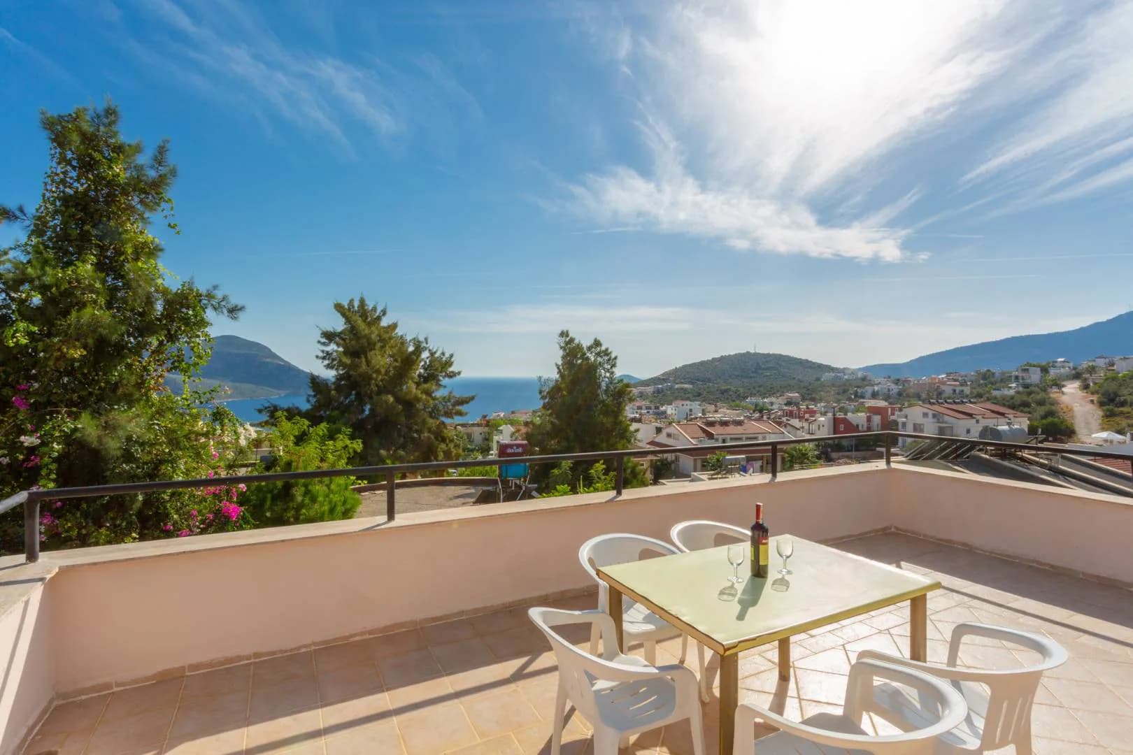 Kaş Kalkan'da Merkeze Yakın, Özel Havuzlu, 3+1, Konforlu Kiralık Villa görsel 3