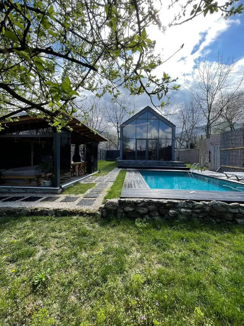 Sapanca Kırkpınar'da Merkeze Yakın, Özel Havuzlu, Kış Bahçeli Bungalov görsel 1