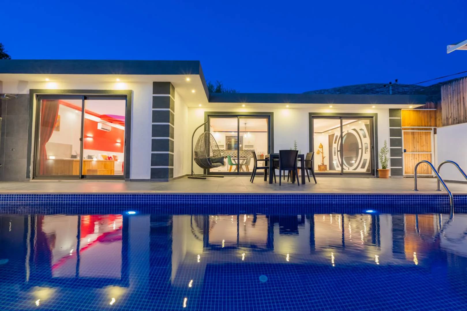 Kaş Üzümlü'de Harika Doğa Manzaralı, Özel Havuzlu, Jakuzili Villa görsel 1