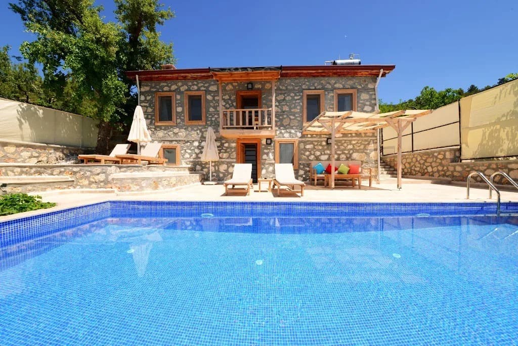 Kaş İslamlar'da Taş ve Ahşap Mimarili, Özel Havuzlu, 4 Kişilik Villa görsel 2