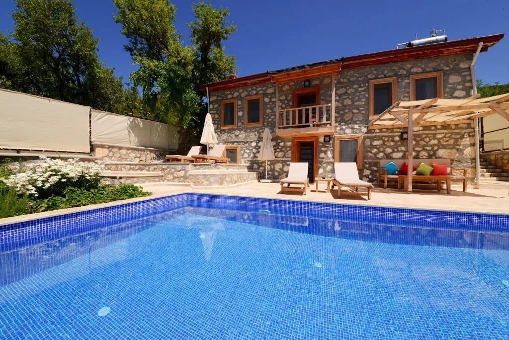 Kaş İslamlar'da Taş ve Ahşap Mimarili, Özel Havuzlu, 4 Kişilik Villa görsel 1