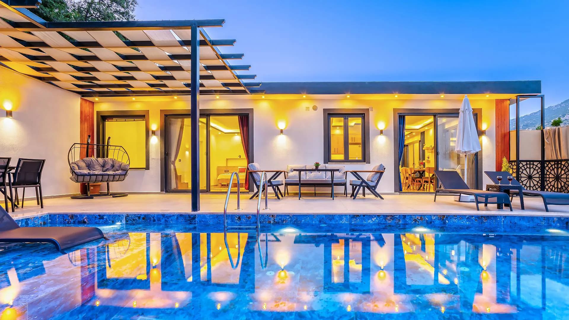 Kaş İslamlar'da Elverişli Konumda, Özel Havuzlu, Estetik Villa görsel 2