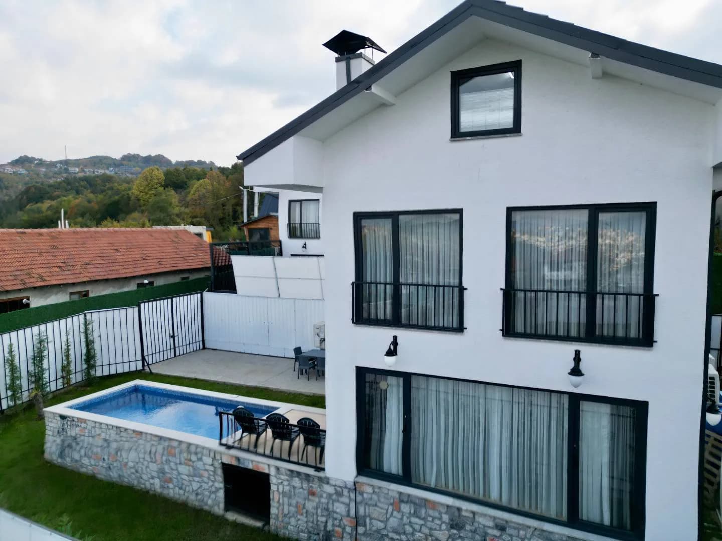 Sapanca Ünlüce'de Muhteşem Doğada, Özel Havuzlu, Modern Villa görsel 1