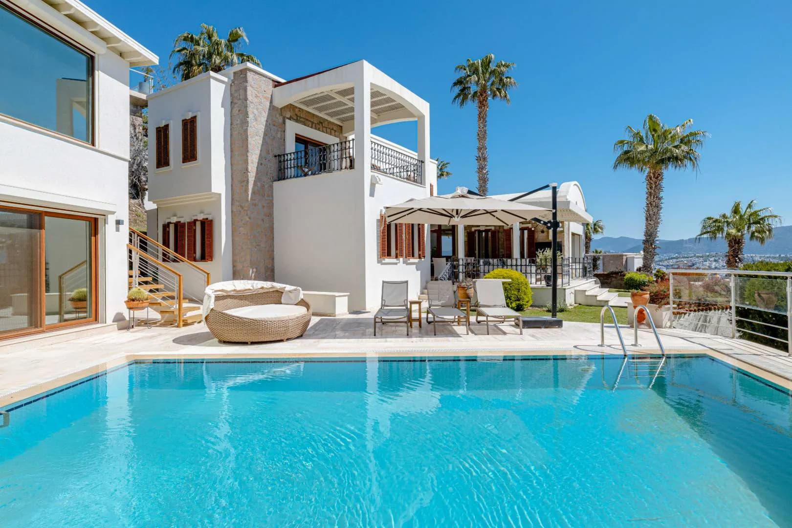 Bodrum Bitez'de Denize Yürüme Mesafesinde, Özel Havuzlu, Lüks Villa görsel 1