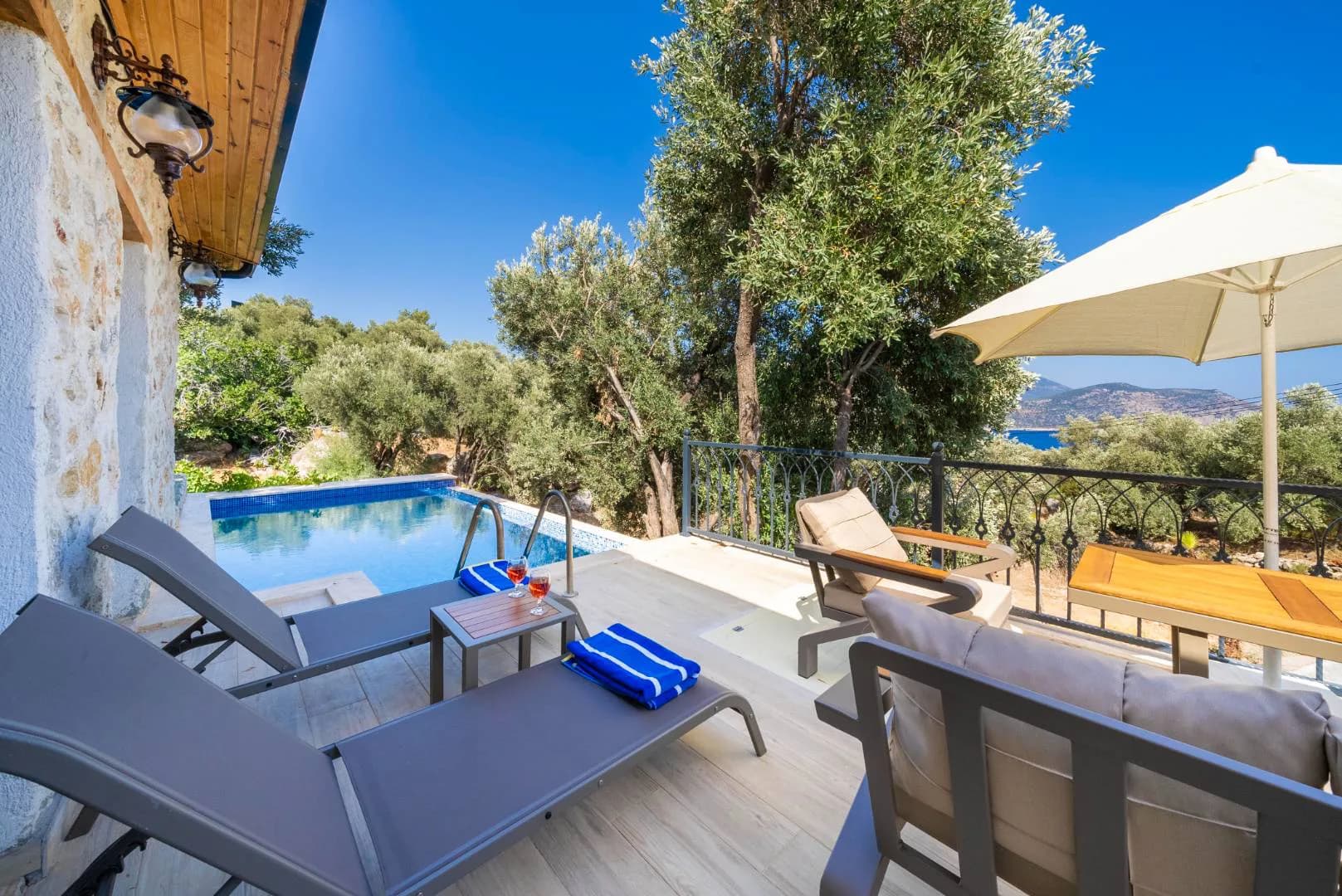 Kaş Yeşilköy'de Balayı Çiftlerine Uygun, Özel Havuzlu, Manzaralı Villa görsel 2