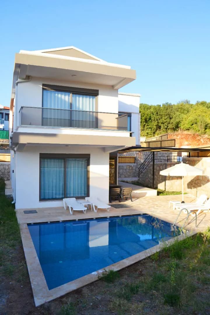 Kaş Andifli'de Geniş Alanlara Sahip, Özel Havuzlu, 3+1 Villa görsel 1