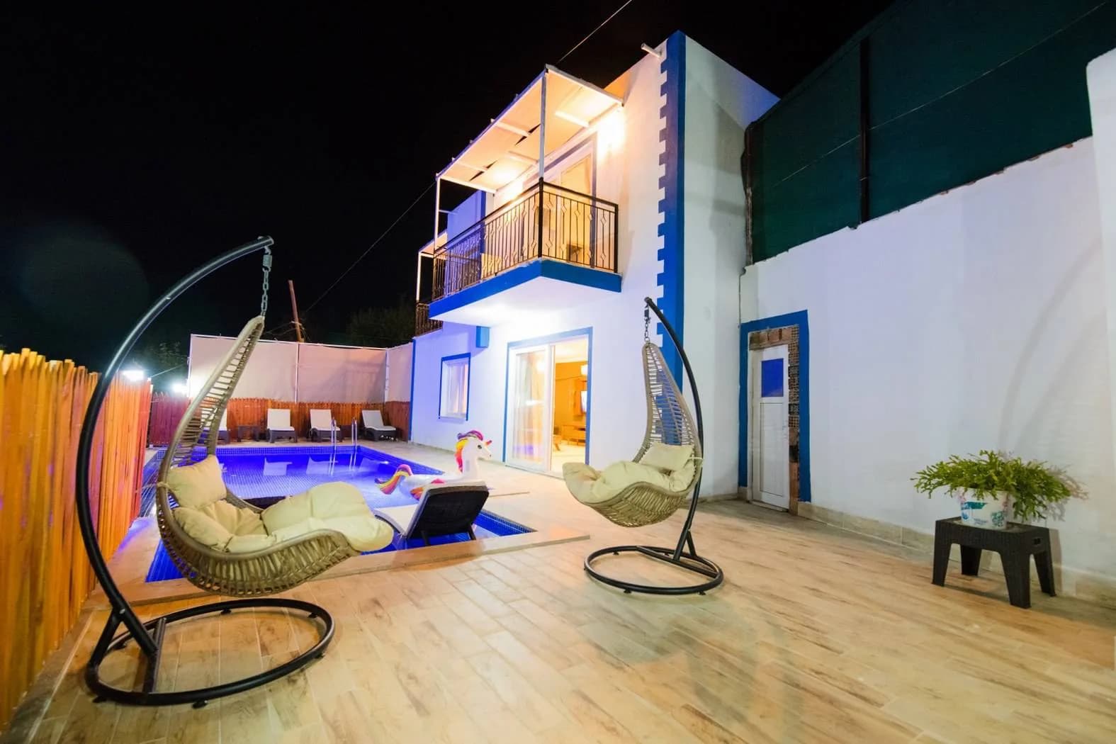 Kaş Üzümlü'de Geniş Ailelere Uygun, Özel Havuzlu, Tatil Villası görsel 1