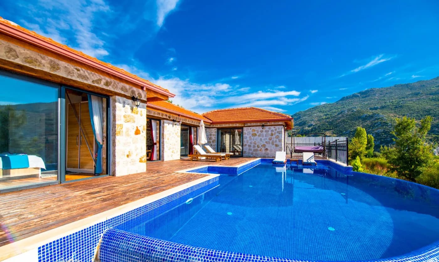 Kaş İslamlar'da Doğa İle İç İçe, Sonsuzluk Havuzlu, Kiralık Villa görsel 1