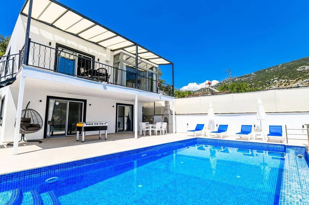 Kaş İslamlar'da Erişilebilir Konumda, Özel Havuzlu, Modern Villa görsel 1
