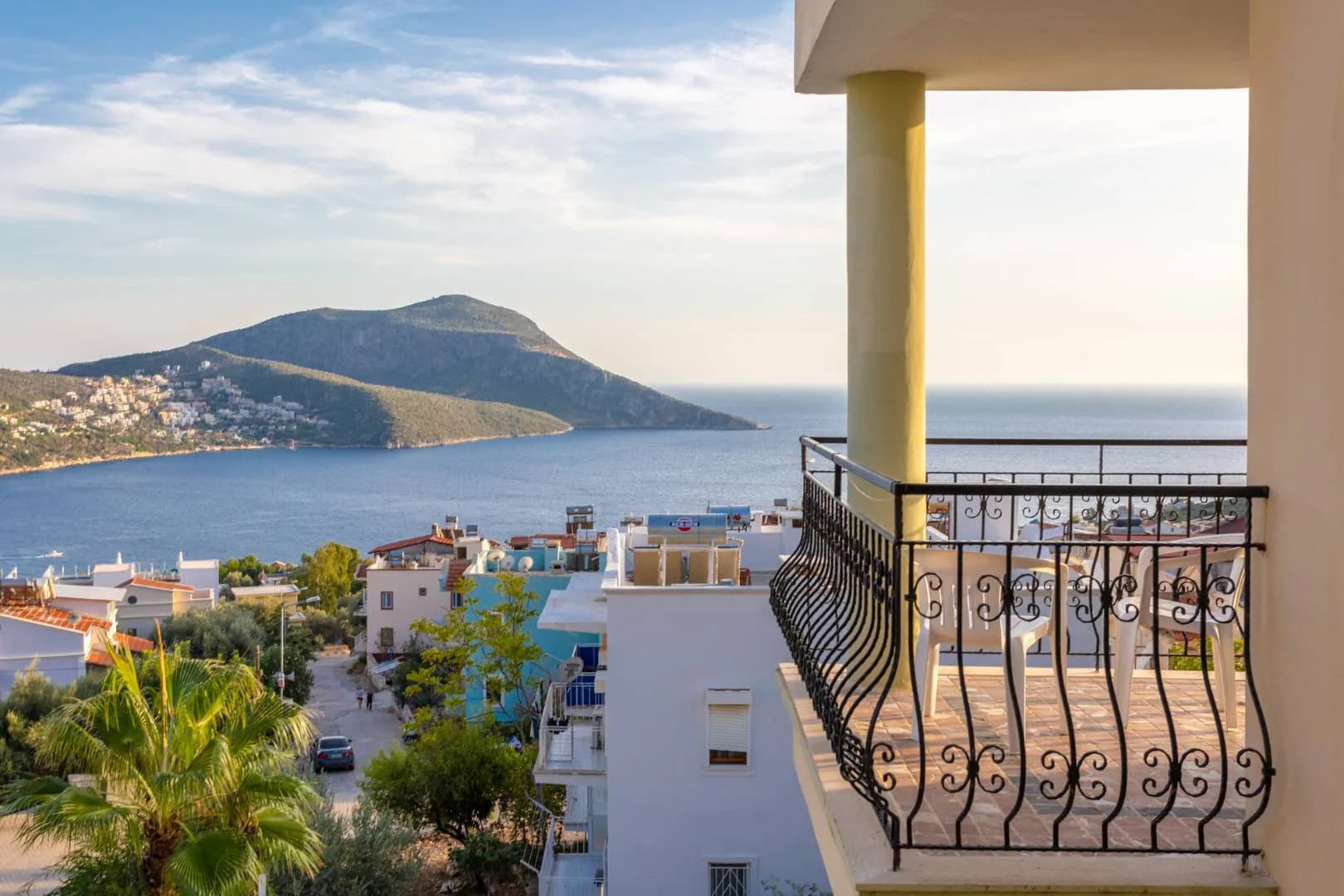 Kaş Kalkan'da Deniz Manzaralı, Ortak Havuzlu, Konforlu Suit görsel 1