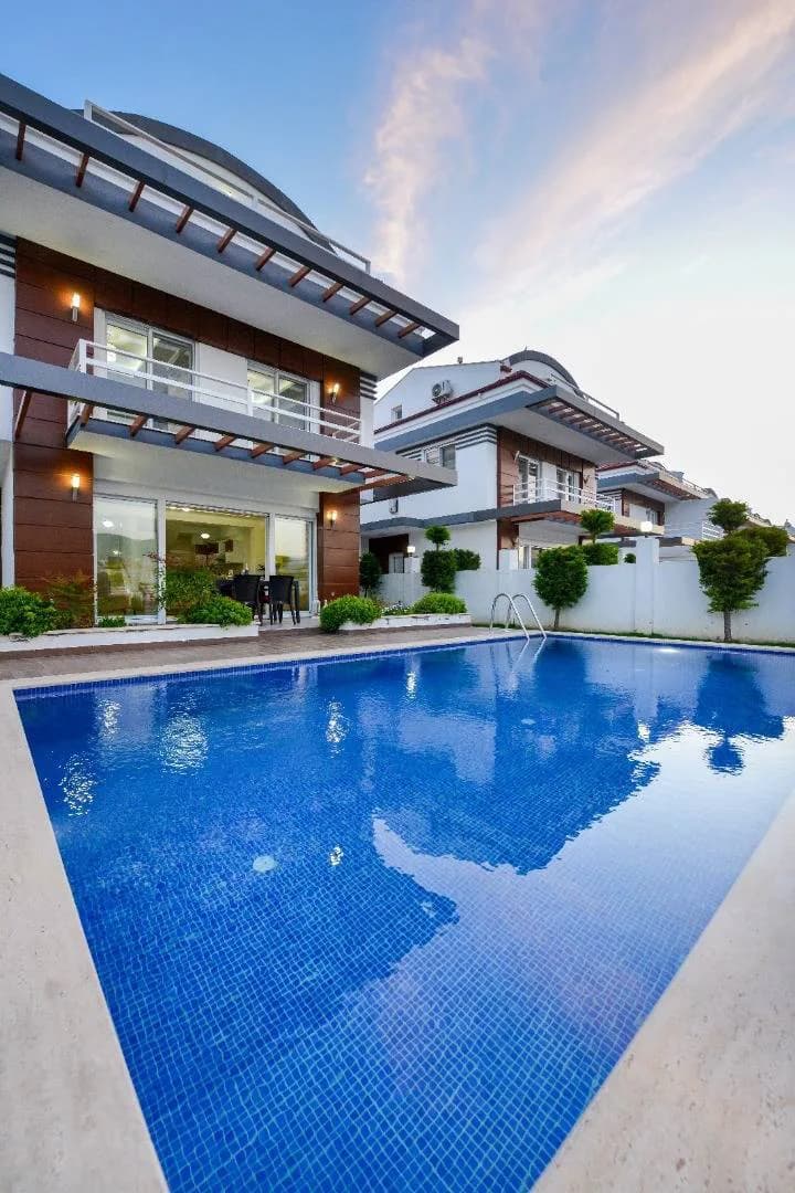 Fethiye Ölüdeniz'de Denize Yakın Konumda, Özel Havuzlu, Modern Villa görsel 2
