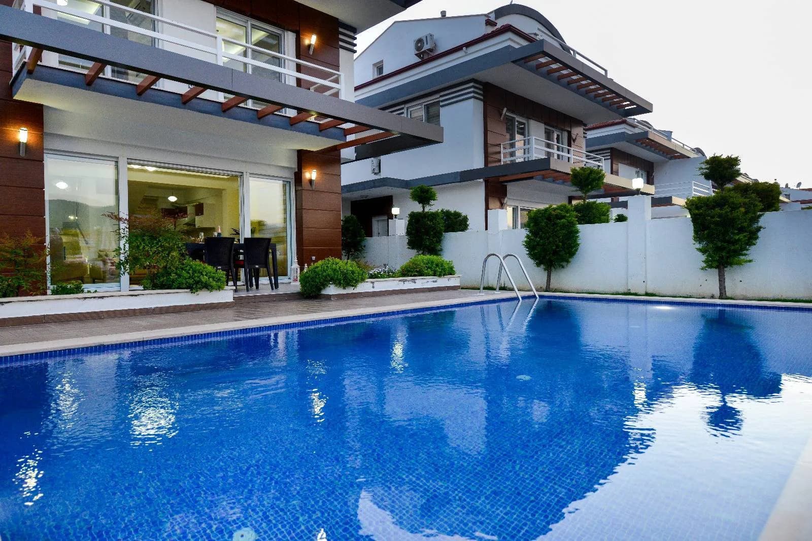 Fethiye Ölüdeniz'de Denize Yakın Konumda, Özel Havuzlu, Modern Villa görsel 3