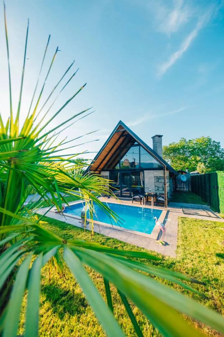 Sapanca Yanık'ta Doğa İçerisinde, Isıtmalı Havuzlu, Kiralık Bungalov görsel 3
