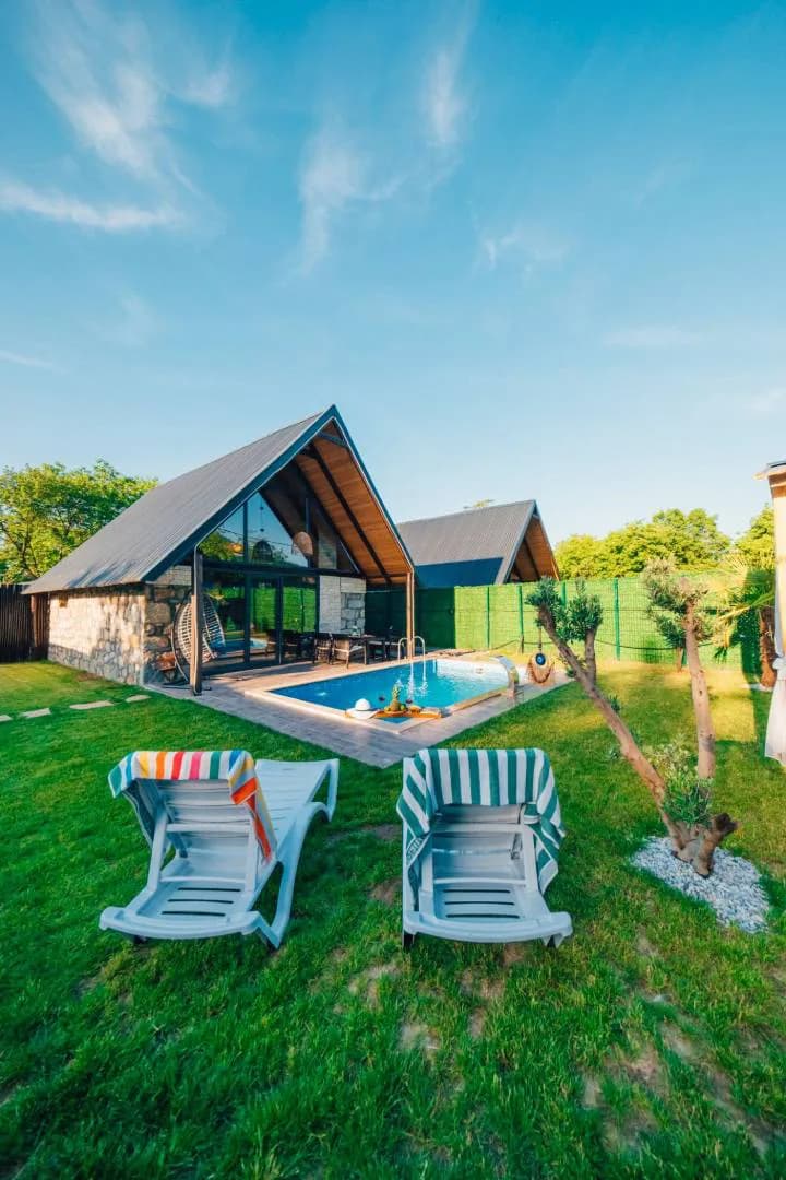Sapanca Yanık'ta Doğa İçerisinde, Isıtmalı Havuzlu, Kiralık Bungalov görsel 1