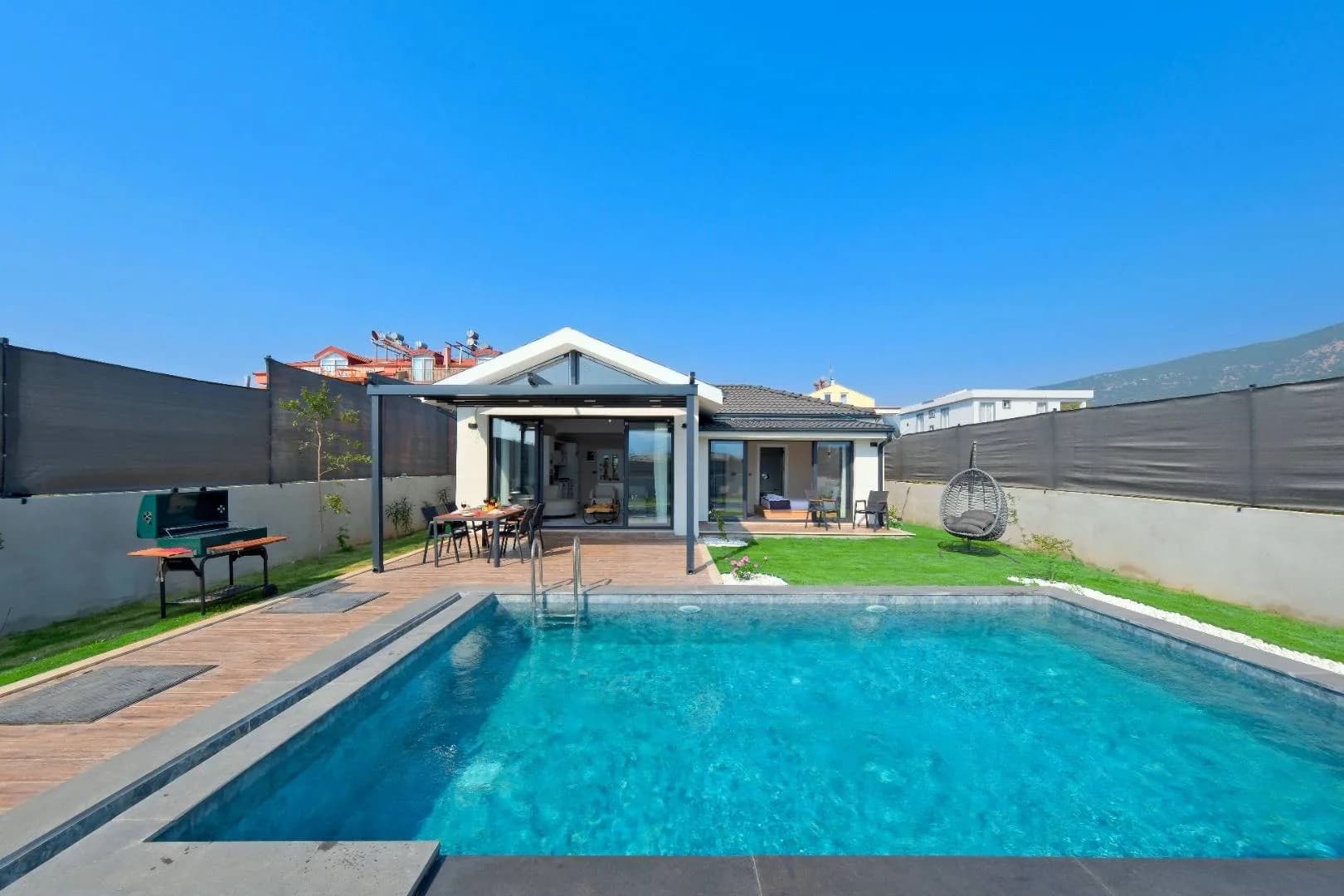 Muğla Fethiye'de Çekirdek Ailelere Uygun, Özel Havuzlu, Modern Villa görsel 1
