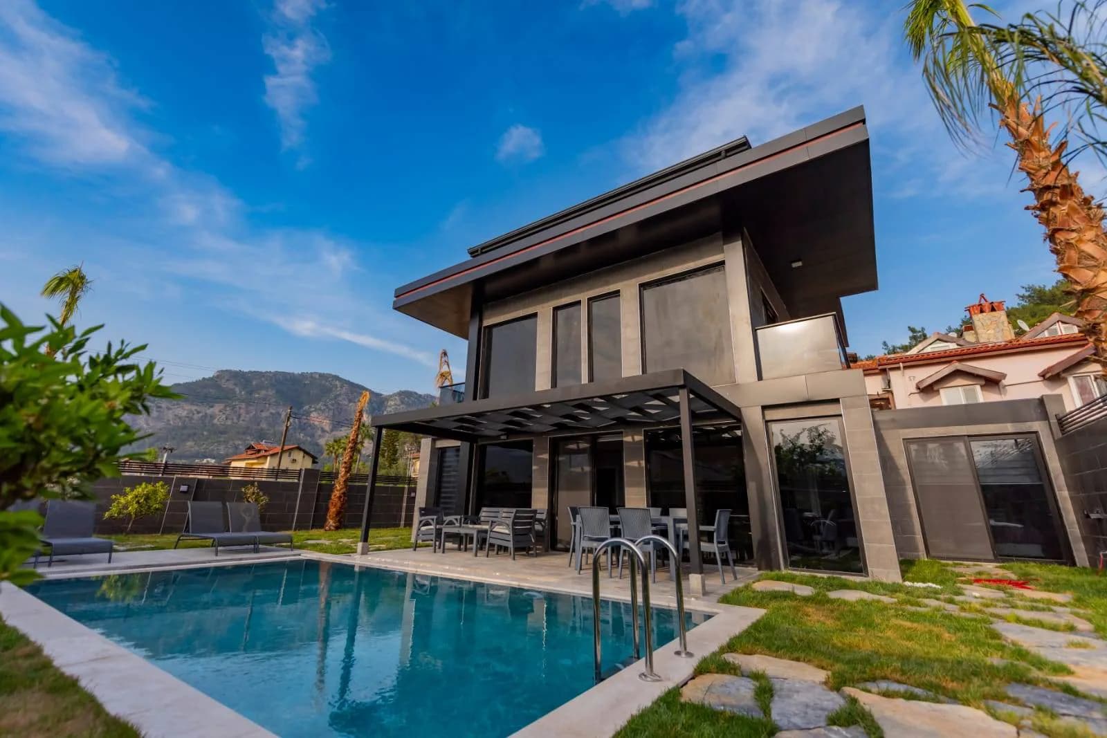 Fethiye Göcek'te Yemyeşil Bahçeli, Özel Havuzlu, Kiralık Villa görsel 3