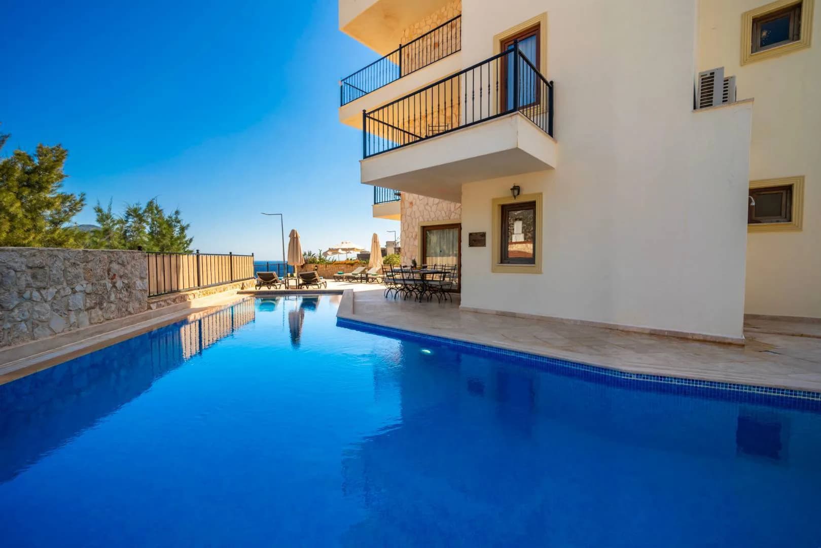 Kaş Kalkan'da Muhteşem Deniz Manzaralı, Özel Havuzlu, Merkezi Villa görsel 3
