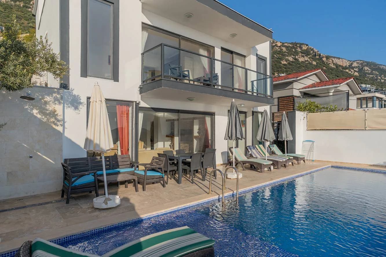 Kaş Bezirgan'da Deniz Manzaralı, Özel Havuzlu, Ferah Villa görsel 3