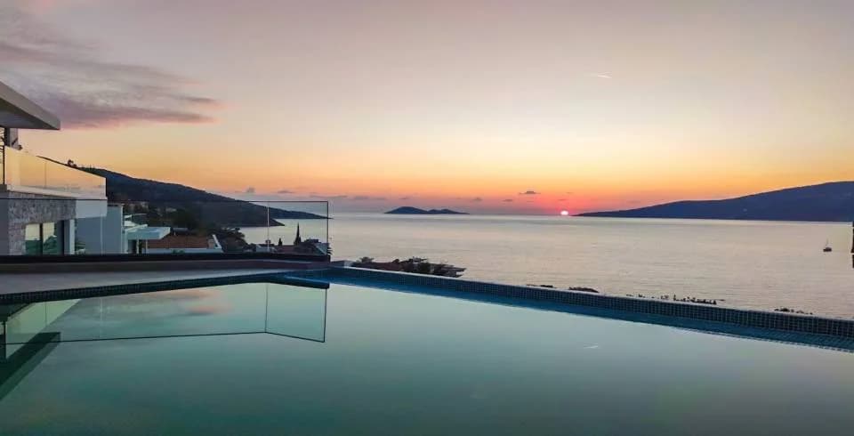 Kaş Kalkan'da Enfes Deniz Manzaralı, Özel Havuzlu, 8 Kişilik Villa görsel 1