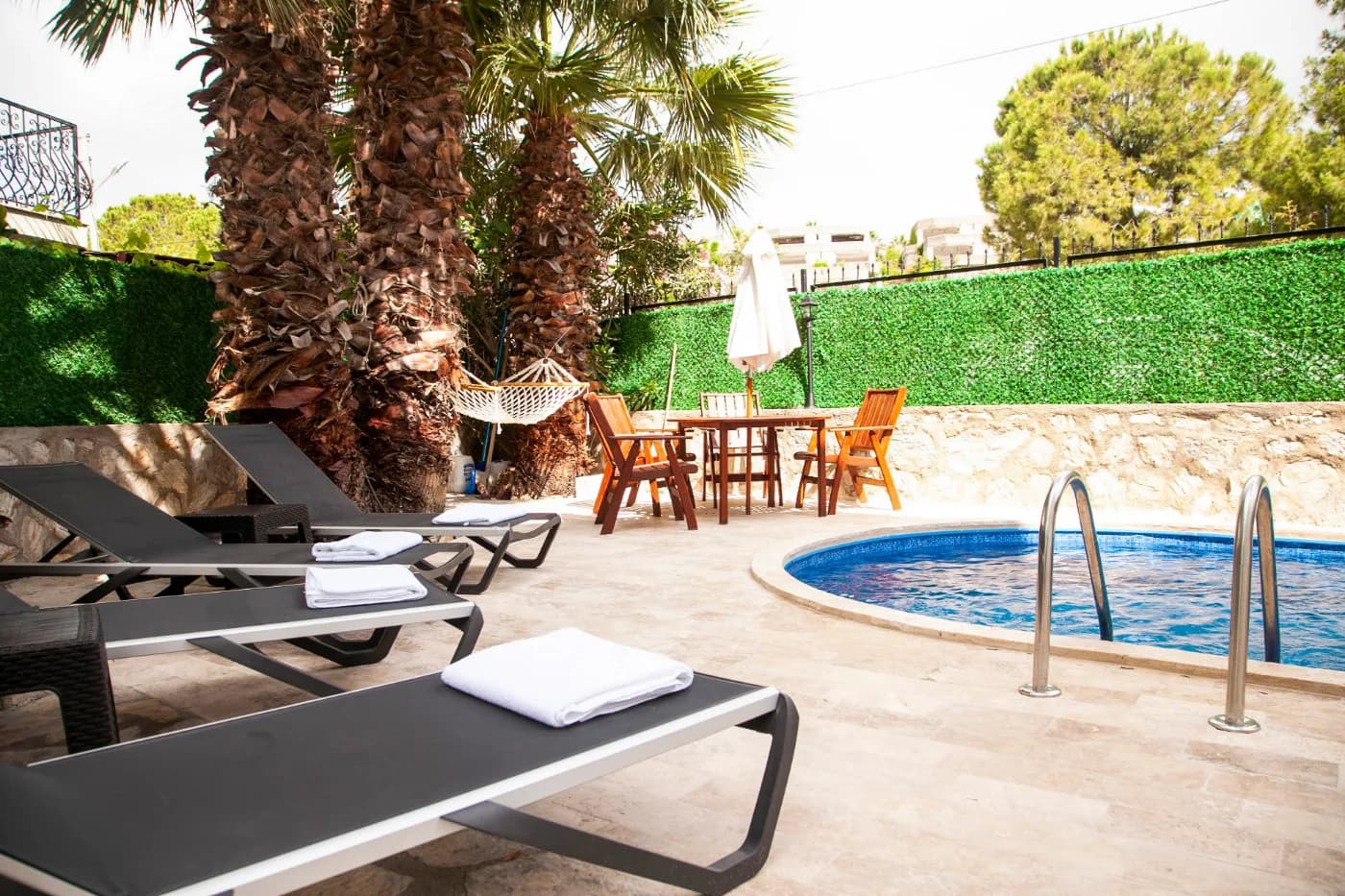 Muğla Datça'da Merkezi Konumda, Özel Havuzlu, Konforlu Villa görsel 1