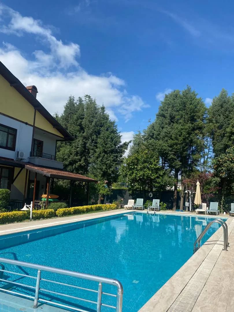 Sapanca Kırkpınar'da Merkezi Konumda, Özel Havuzlu, Kiralık Villa görsel 3