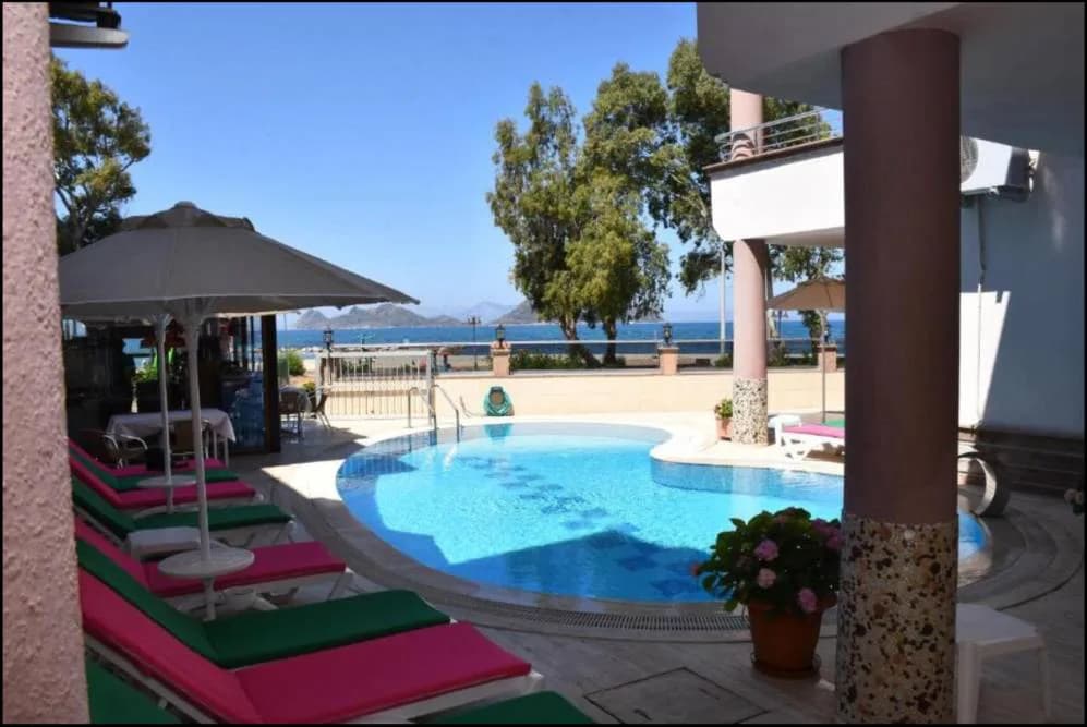 Muğla Bodrum'da Denize Sıfır, Ortak Havuzlu, 1+1 Konforlu Suit görsel 1