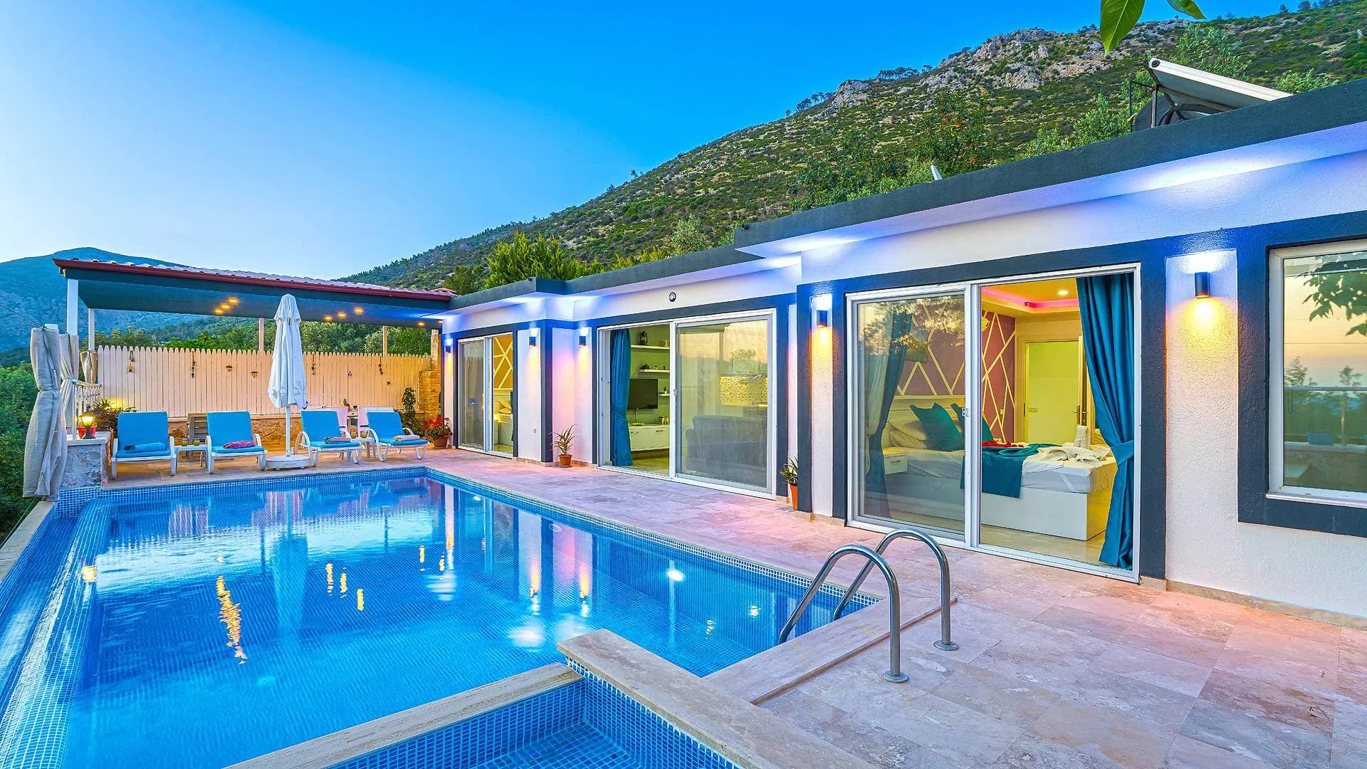 Kaş Üzümlü'de Doğa İle İç İçe, Özel Havuzlu, 2+1 Villa görsel 1