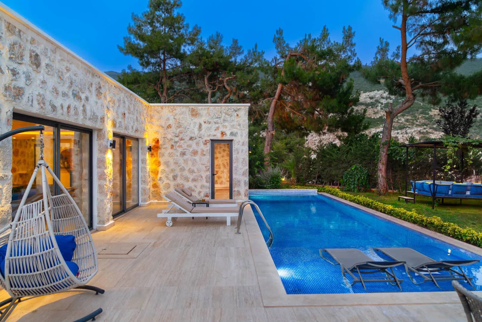 Kaş İslamlar'da Gözlerden Uzak, Özel Havuzlu, Taş Villa görsel 2