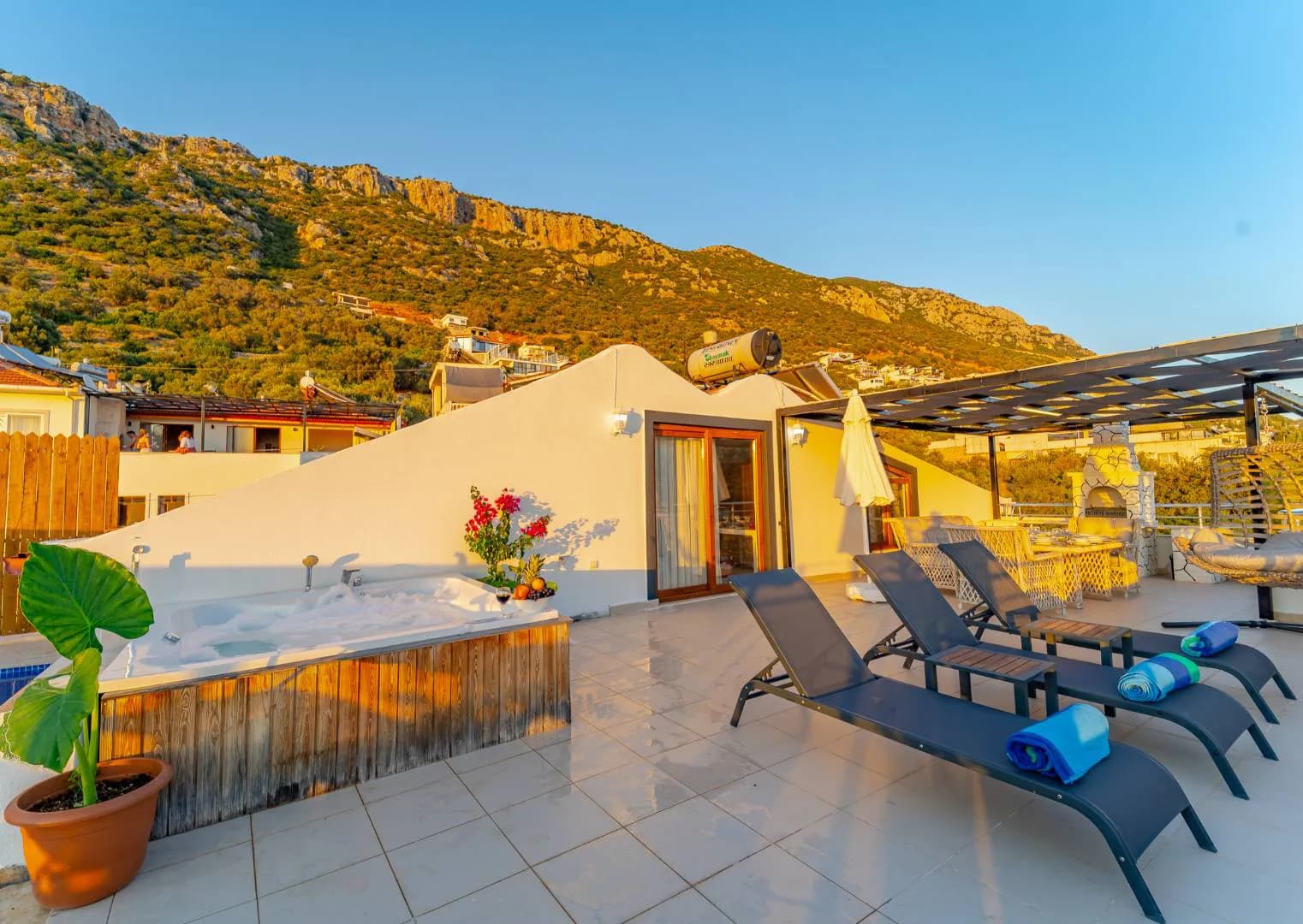 Kaş Bezirgan'da Deniz Manzaralı, Özel Havuzlu, Jakuzili, Geniş Villa görsel 1