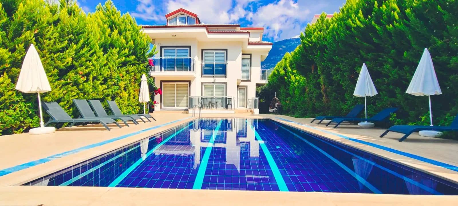 Fethiye Ölüdeniz'de Geniş Alanlara Sahip, Özel Havuzlu, Konforlu Villa görsel 1