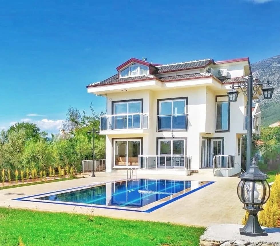 Fethiye Ölüdeniz'de Geniş Alanlara Sahip, Özel Havuzlu, Konforlu Villa görsel 3