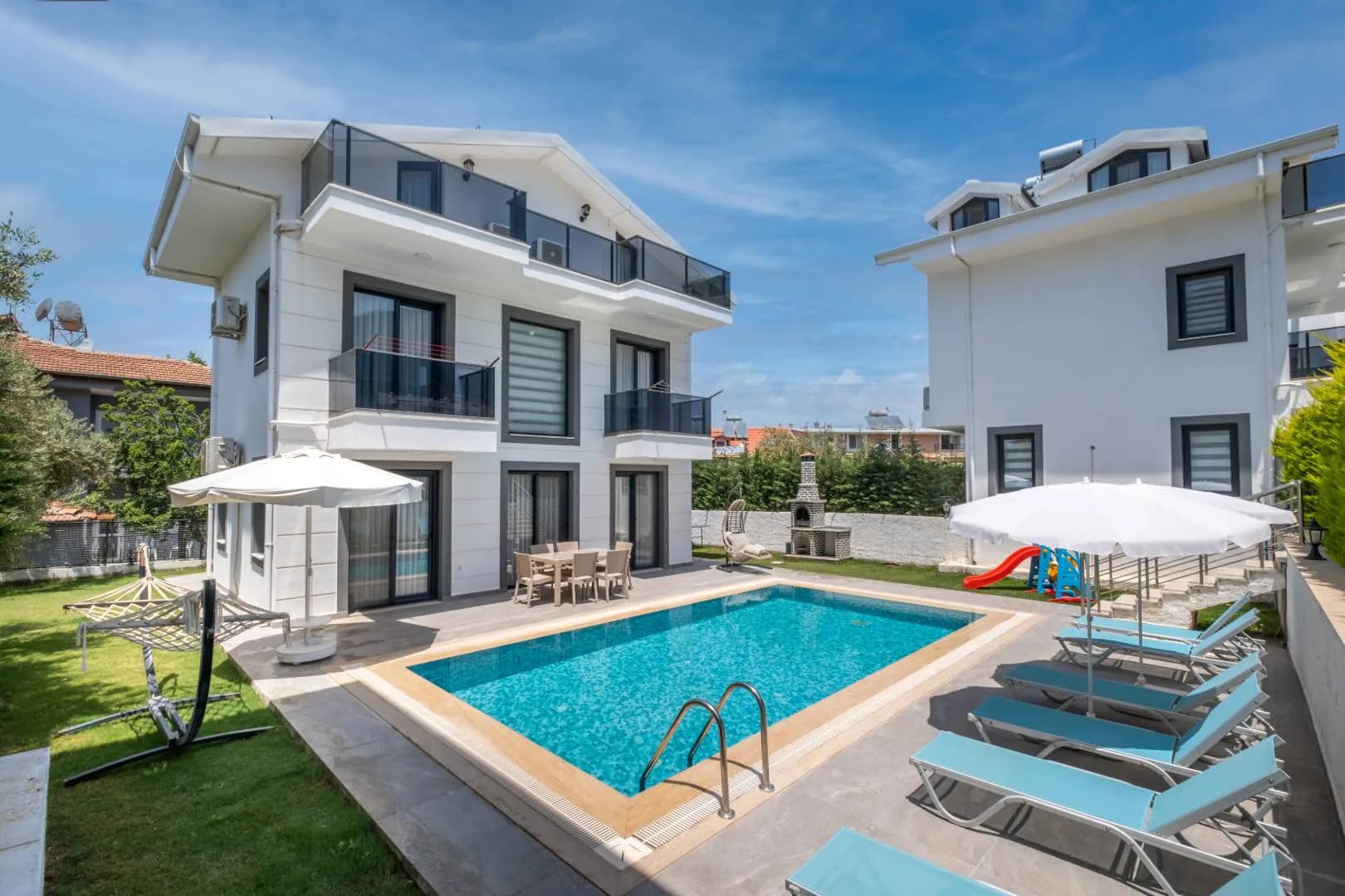 Fethiye Ölüdeniz'de Yemyeşil Bahçeli, Özel Havuzlu, Kiralık Villa görsel 2