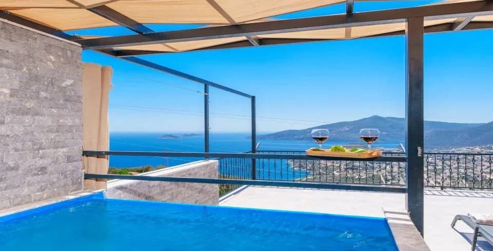 Kaş Bezirgan'da Enfes Deniz Manzaralı, Özel Havuzlu, Ferah Suit görsel 2