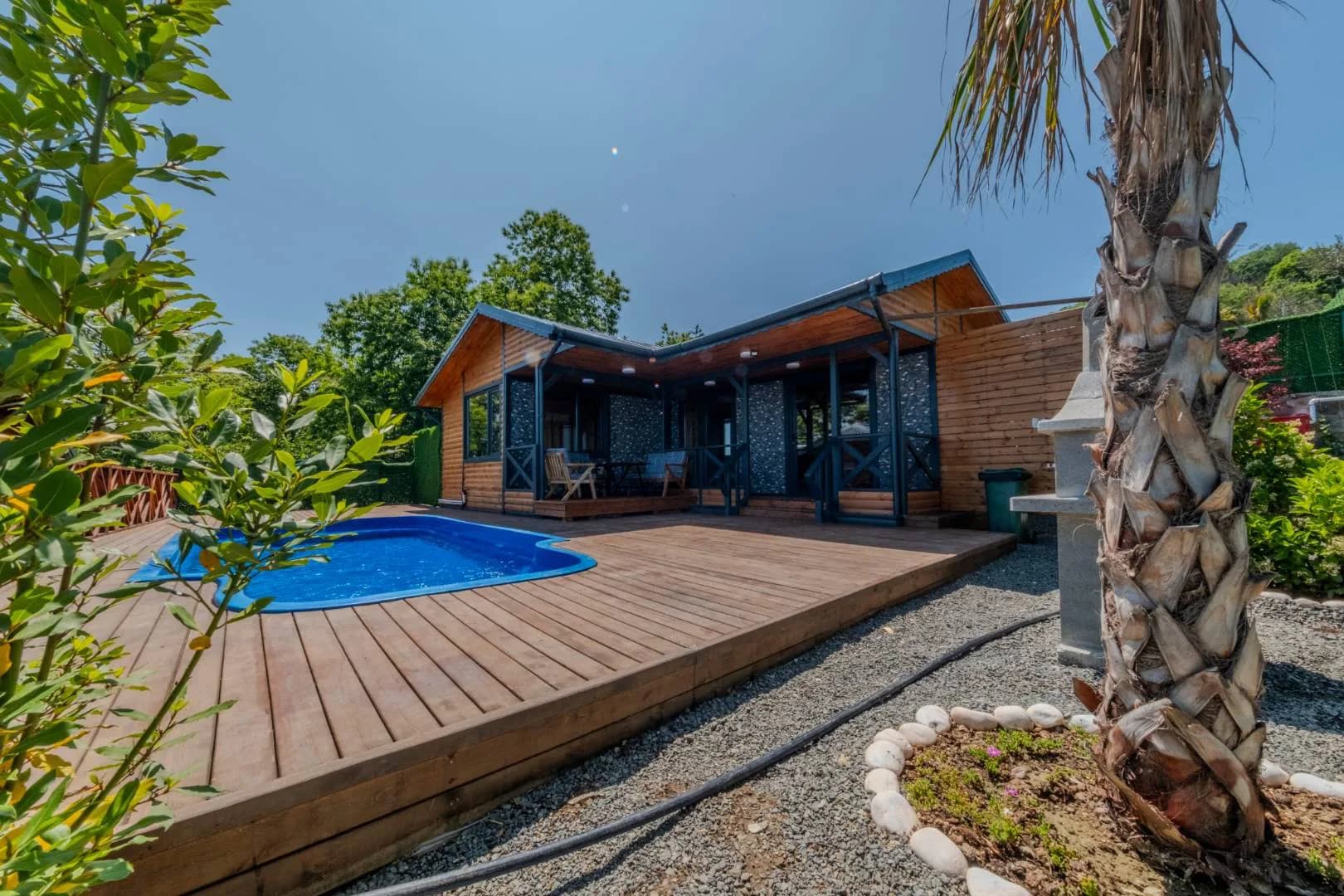 Sapanca Nailiye'de Göl Manzaralı, Isıtmalı Havuzlu, Kiralık Villa görsel 2