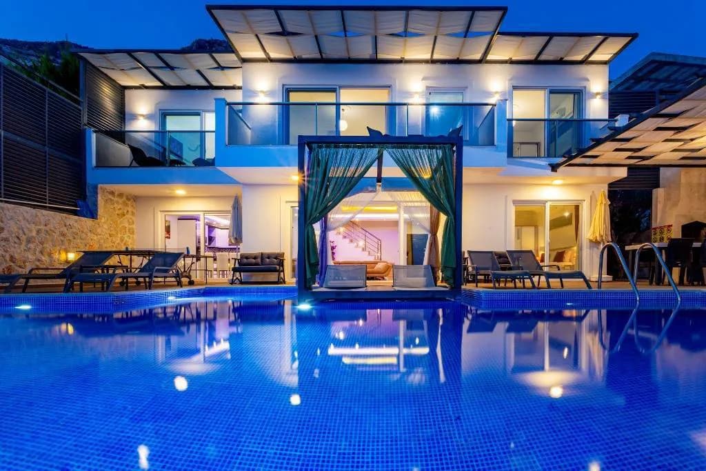 Kaş Kalkan'da Göz Alıcı Manzaralı, Sonsuzluk Havuzlu, 4+1 Villa görsel 1