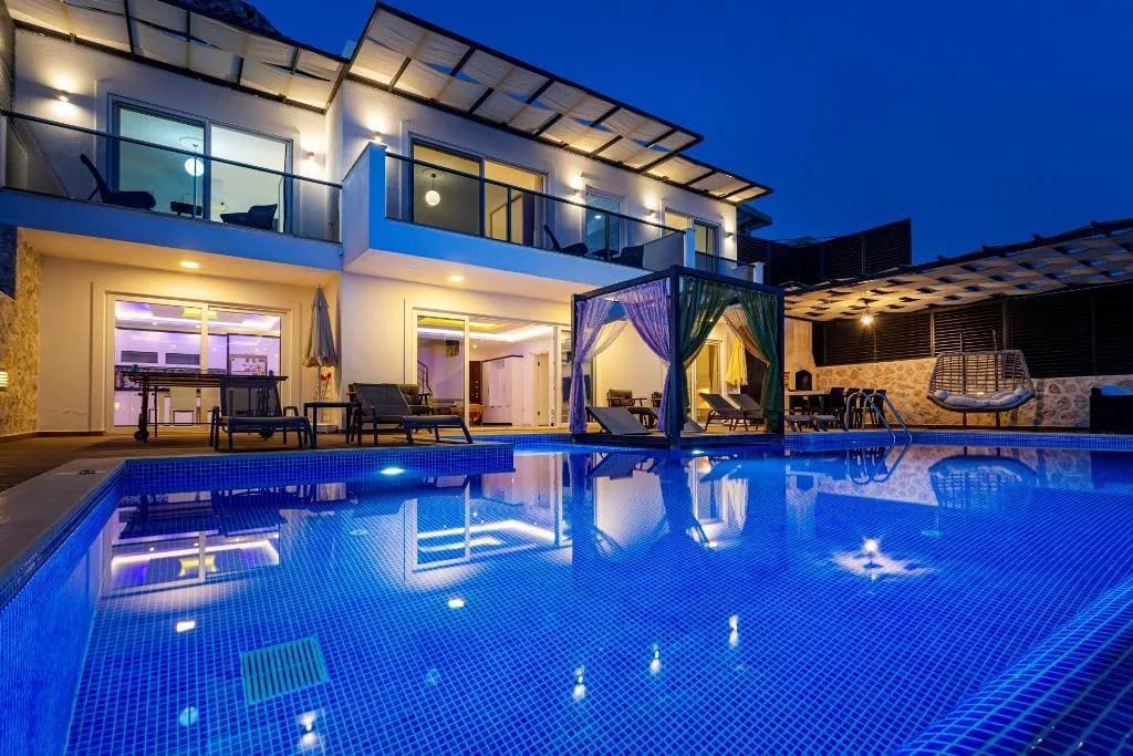 Kaş Kalkan'da Göz Alıcı Manzaralı, Sonsuzluk Havuzlu, 4+1 Villa görsel 2