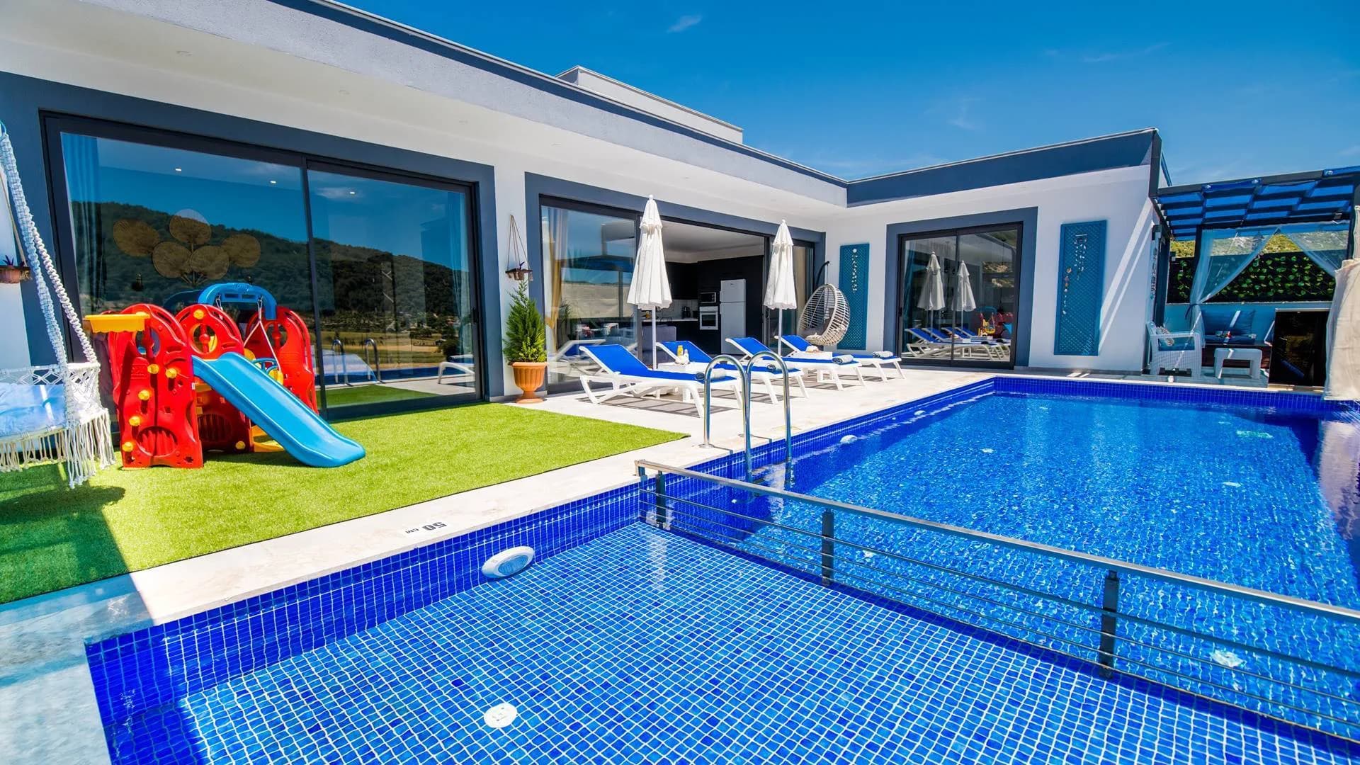 Kaş Sarıbelen'de Gözlerden Uzak Konumda, Özel Havuzlu, Saunalı Villa görsel 1