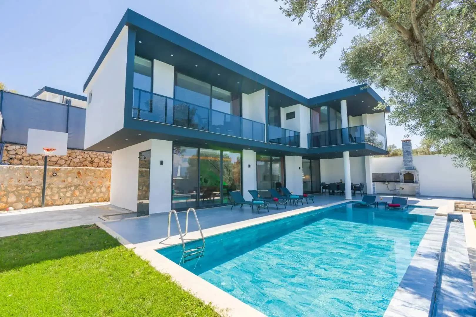 Kaş Gelemiş'te Geniş Ailelere Uygun, Özel Havuzlu, Lüks Villa görsel 1