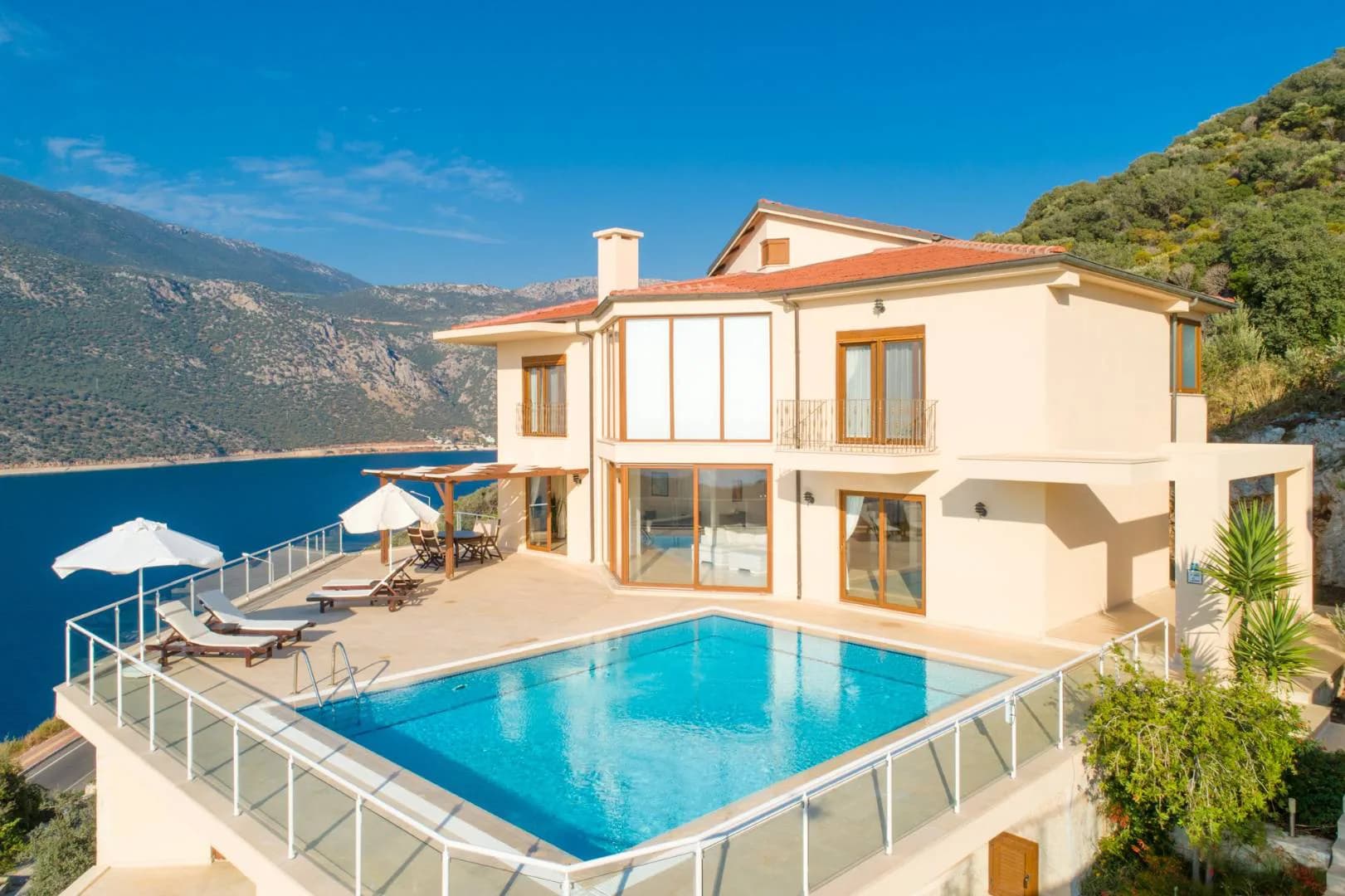 Kaş Andifli'de Deniz Manzaralı, Özel Havuzlu, 2+1 Kiralık Villa görsel 1