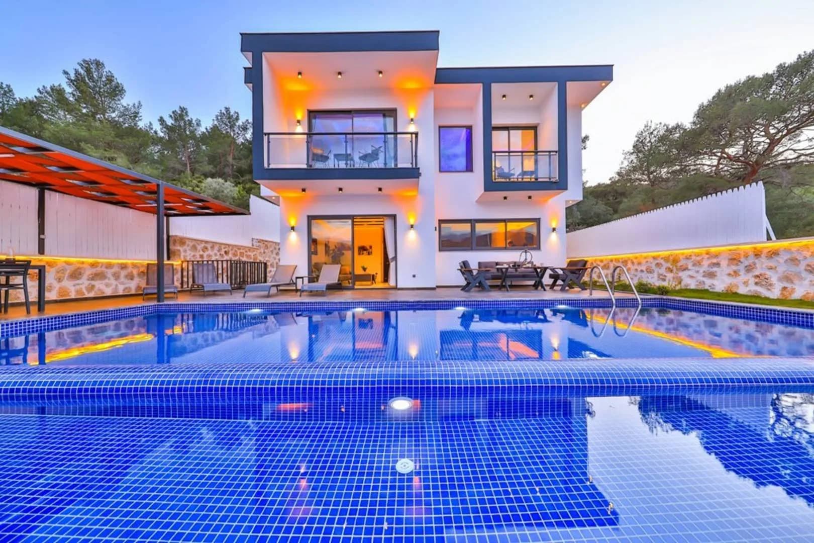 Kaş Yeşilköy'de Eşsiz Doğa İçinde, Özel Havuzlu, Lüks Villa görsel 1