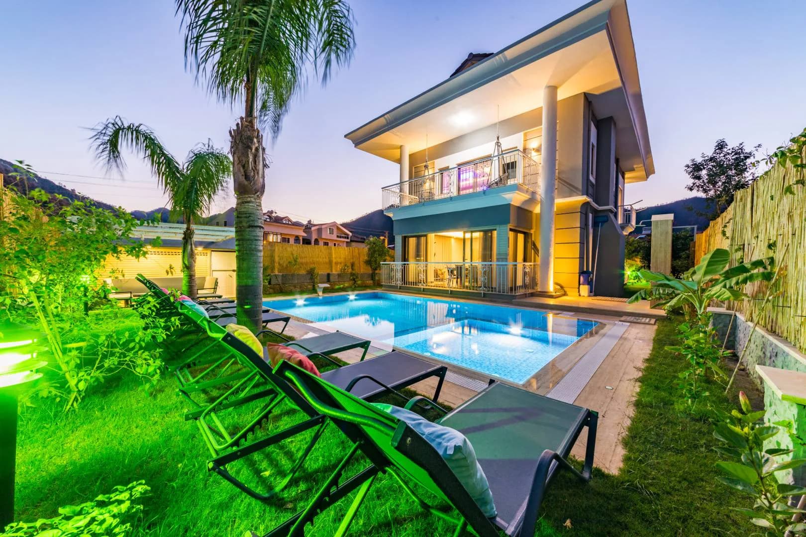 Muğla Marmaris'te Yeşillikler İçerisinde, Özel Havuzlu, Modern Villa görsel 1